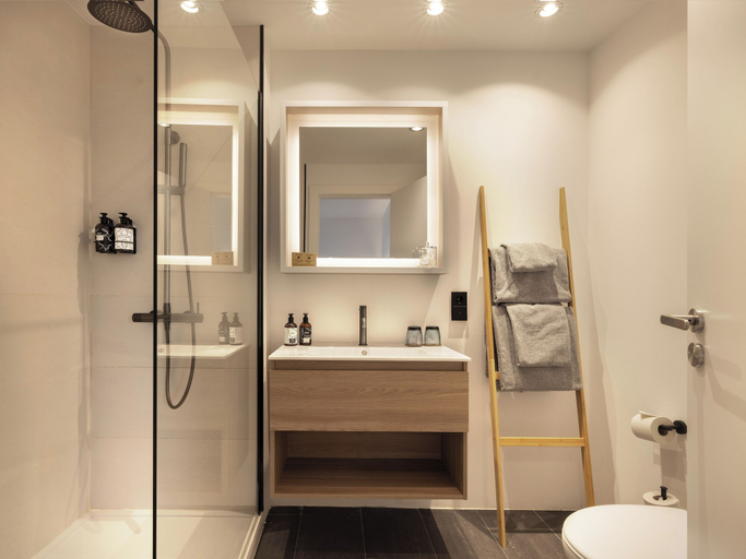 Bathroom 5, INNSiDE by Meliá Barcelona Aeropuerto, Barcelona