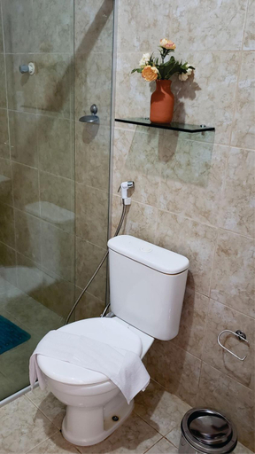 Bathroom, A Paz e Energia do Rodeadouro, Bonito