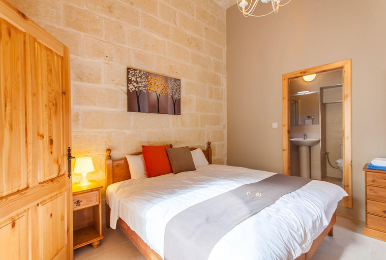 Room 3, Naduri, Beautiful Gozitan Villa + Pool