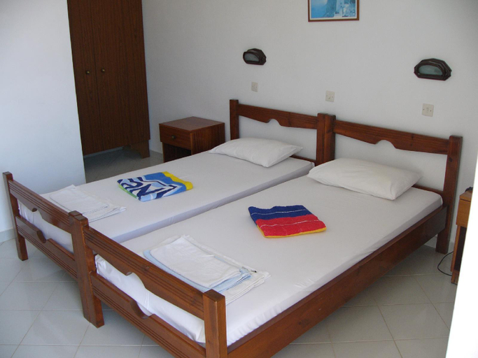 Bedroom 2, Helgas Paradise, South Aegean