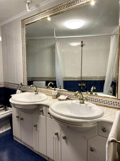 Bathroom 3, La Casona de la Carbayeda, Asturias