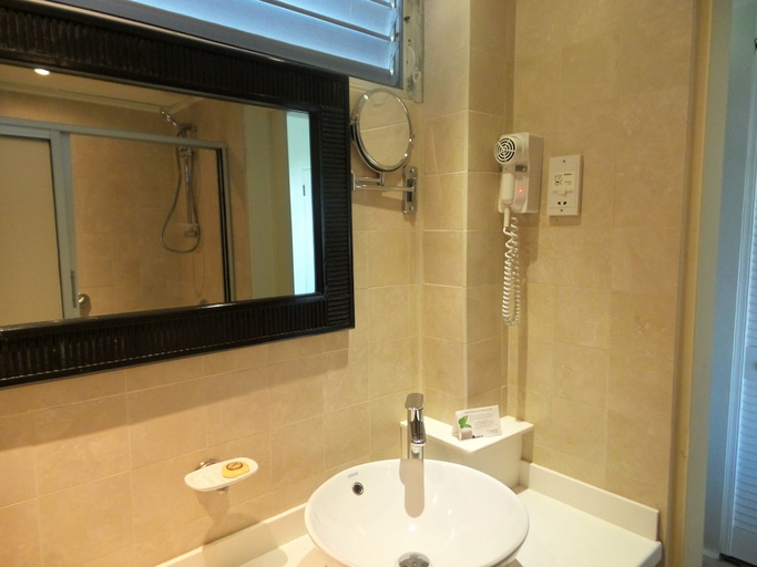 Bathroom 5, Coyaba Beach Resort