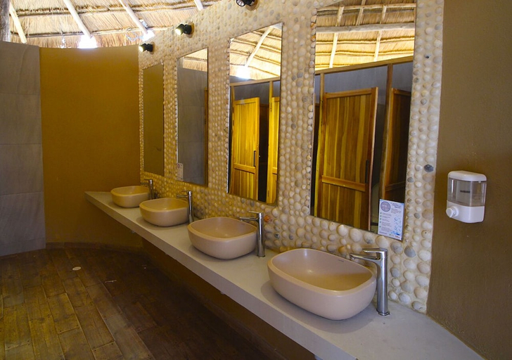 Bathroom 4, Hotel Wayira beach by On vacation, Manaure