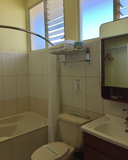 Bathroom 3, Park Hotel, Limón