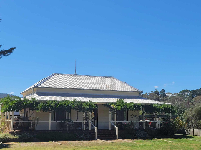 Others 5, Snug as a Bug Omeo, E. Gippsland Bal