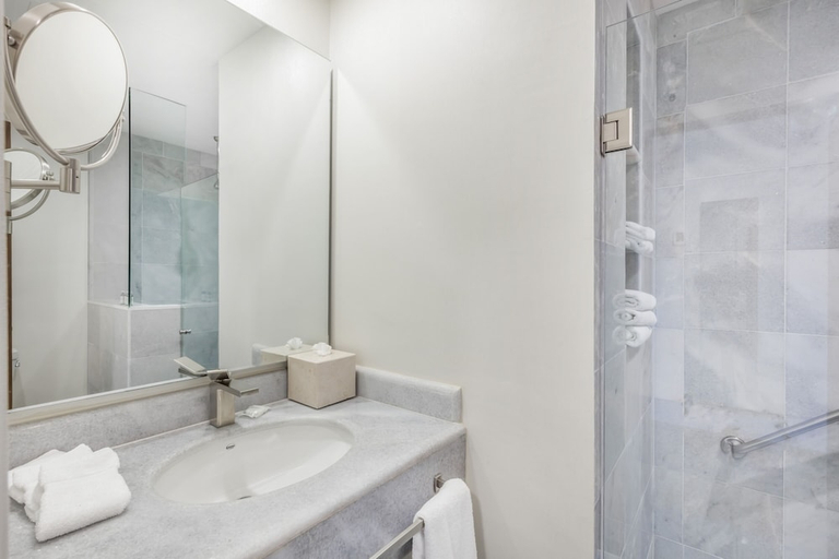 Bathroom 5, Garden Colima, Colima