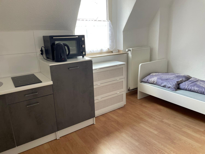 Bedroom 2, Gunstiges Apartment Gelsenkirchen Schalke, Gelsenkirchen