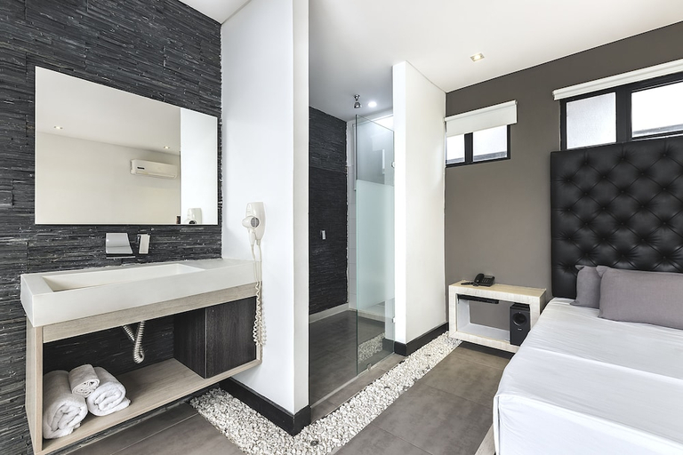 Bathroom 3, Hotel 47 Medellin Center, Medellín