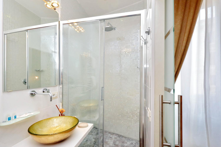 Bathroom 3, Just Chilling Suite, Roma