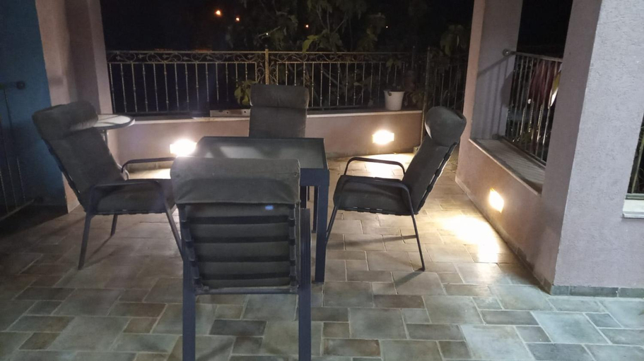 Others 4, צימר מאיה