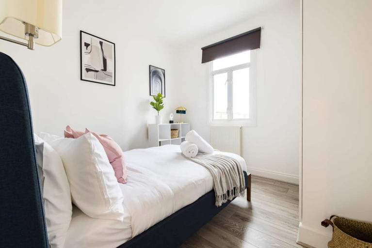 Bedroom 2, Stylish 1 Bedroom Flat - Shepherds Bush, London