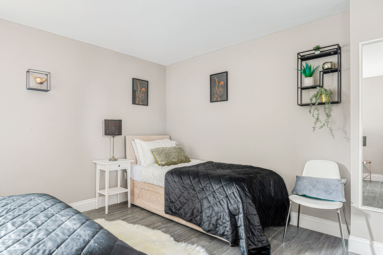 Bedroom 2, The Lanes Stellar Stay Sea View 2min Walk to Beach, Brighton and Hove