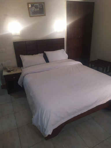 Bedroom 2, Regency Hotel, Ad-Duqi