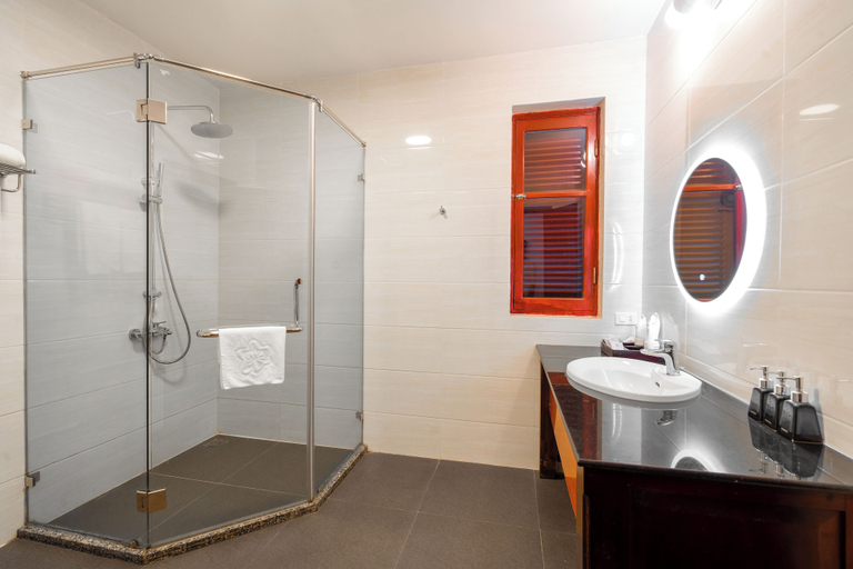 Bathroom 5, Tuan Chau Resort Ha Long, Hạ Long