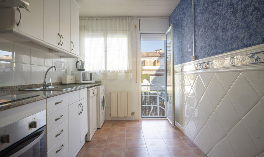 Room 5, R142 - B4 Manila Resort Centrales, Tarragona