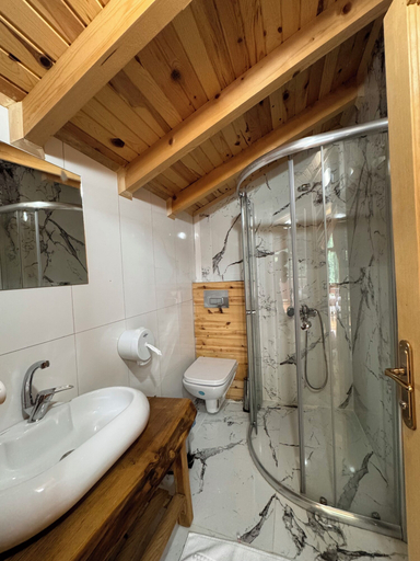 Bathroom 5, SUMDA KONAKLAR, Çamlıhemşin