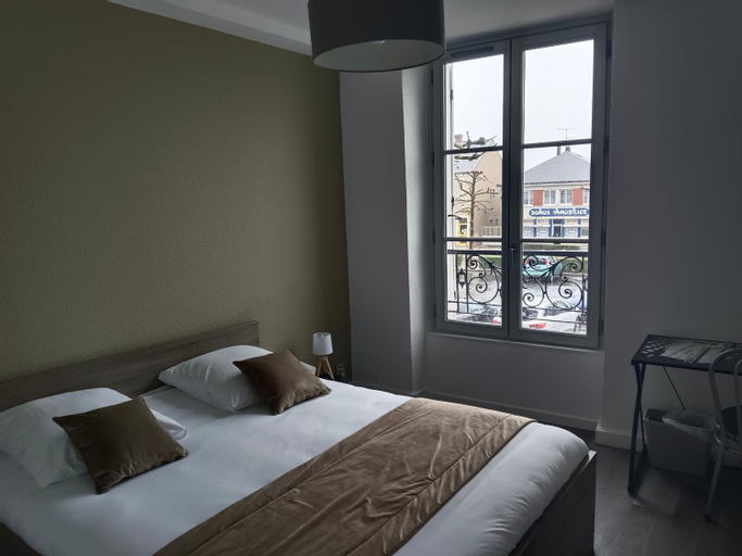 Bedroom 5, Hotel De France, Indre