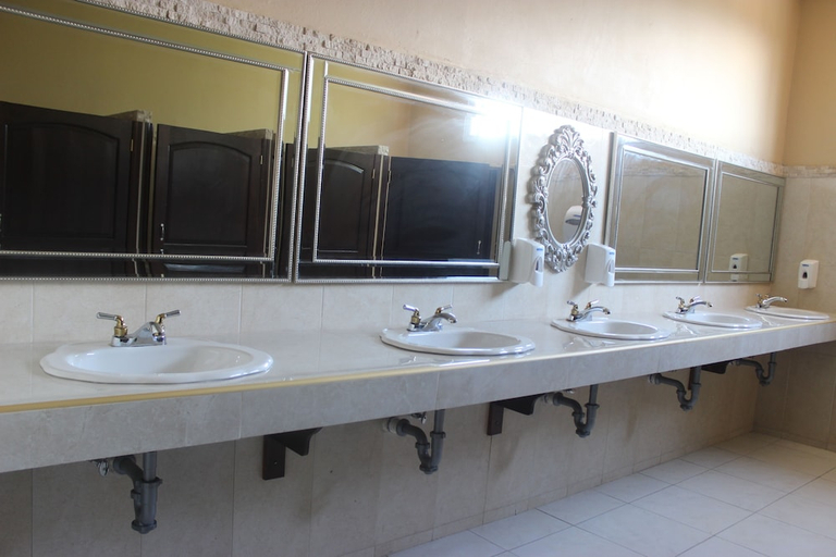 Bathroom 3, La Quinta Hotel, La Ceiba