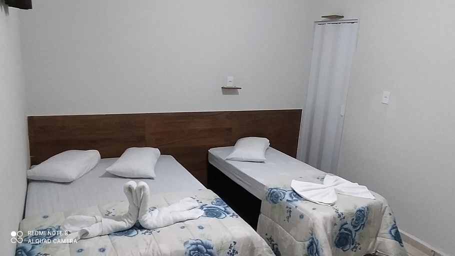 Others 4, Pousada Quarto com tv,ar,frigobar,wifi e garagem, Aparecida