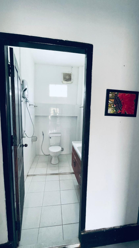 Bathroom 4, Meet Sunset Hostel Luang Prabang, Luang Prabang