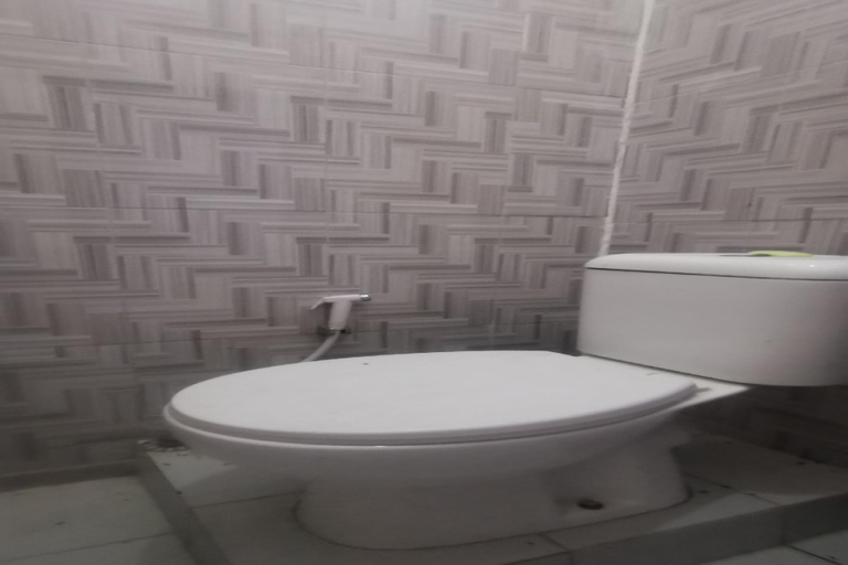 Bathroom 2, OYO 94078 Azzahra Homestay Syariah, Samarinda