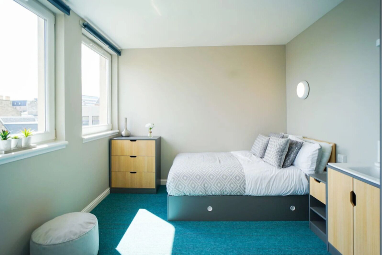 Bedroom 4, For Students Only - 8 Roxburgh Edinburgh, Edinburgh