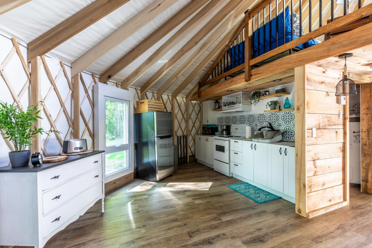 Kitchen 2, Yourtes Glamping du Poisson Blanc, Antoine-Labelle