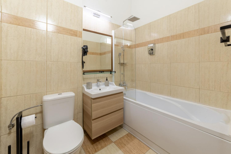 Bathroom 3, Arc de Triomphe by CityBookings, Municipiul Bucuresti