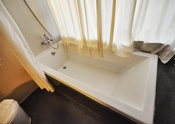 Bathroom 30