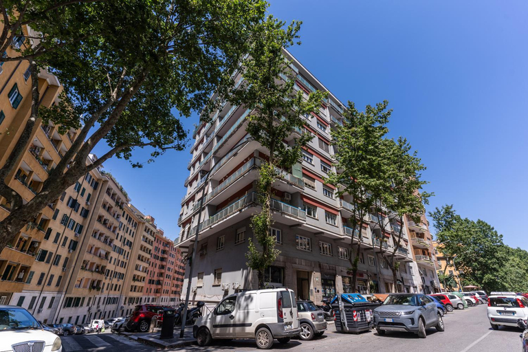 Others 5, Relais Metronia, Rome