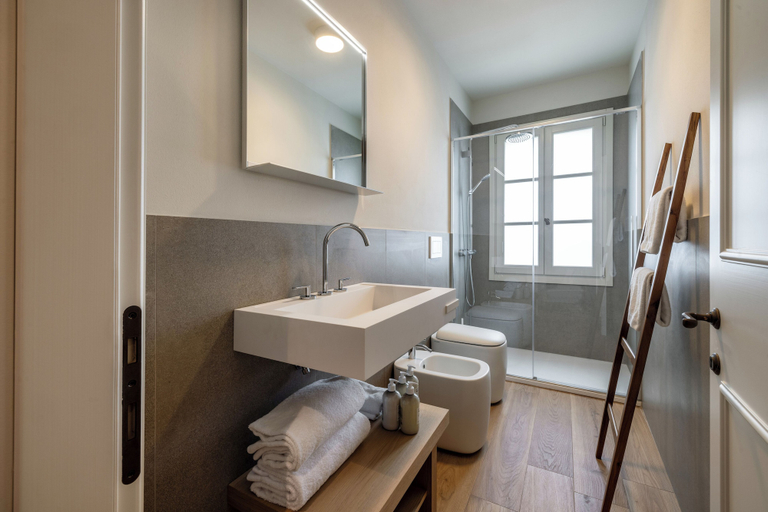 Bathroom 4, Colle Alberti Country House, Florence