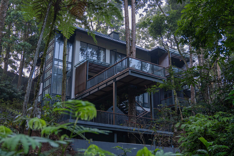Exterior 15