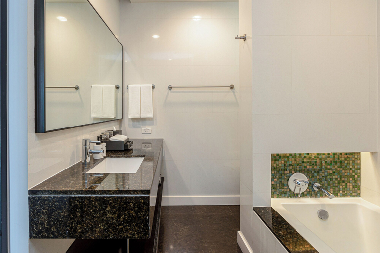 Bathroom 18