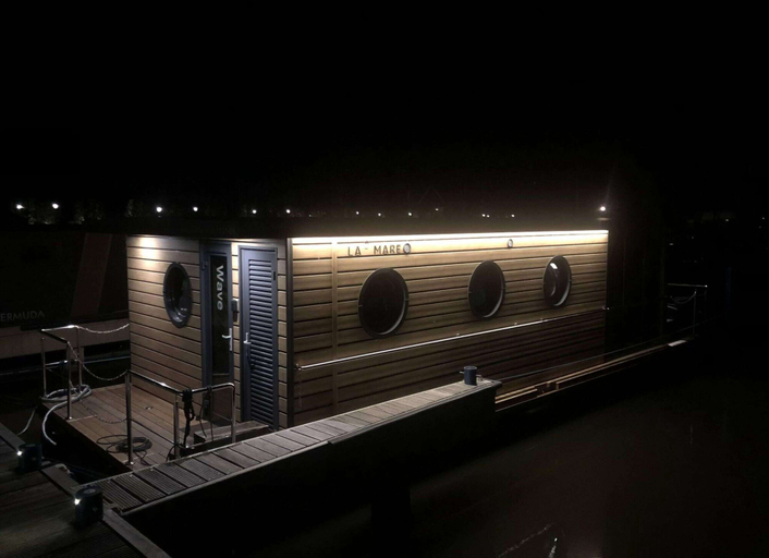 Others 2, Houseboat in Volendam Marina, Edam-Volendam