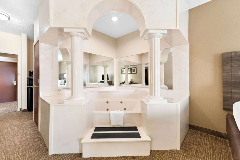 Bathroom 4, Comfort Suites near Robins Air Force Base, Houston