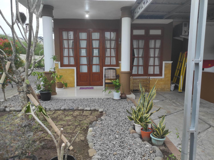 Exterior 15