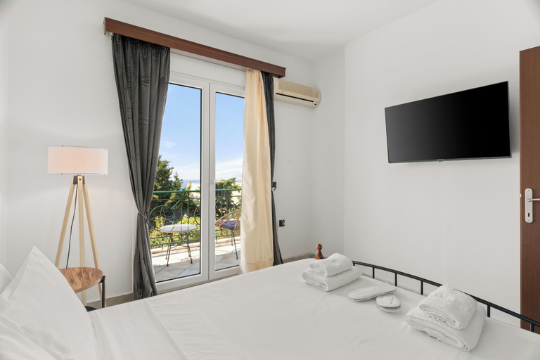 Bedroom, The Dandy Horizon, Epirus