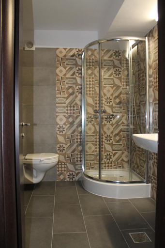 Bathroom 3, Hotel Parang, Livadia