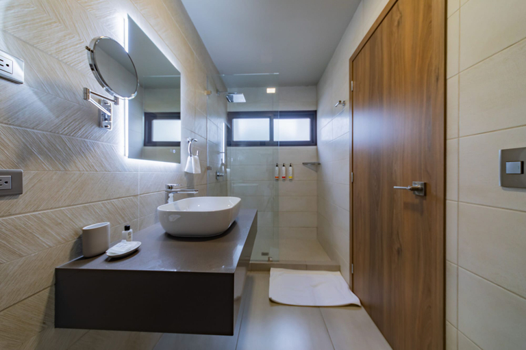 Bathroom 3, Cedrela, Comayagua