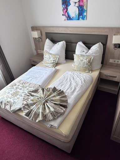 Bedroom 2, Hotel Sonne, Ravensburg