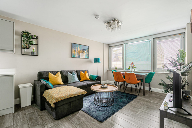 Others 3, Bright Charming Condo Short Walk to Beach Pier, Brighton and Hove