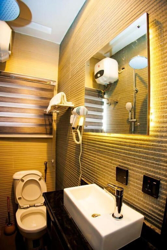 Bathroom 4, VINMILAN Hotel & Resort, Oshimili North