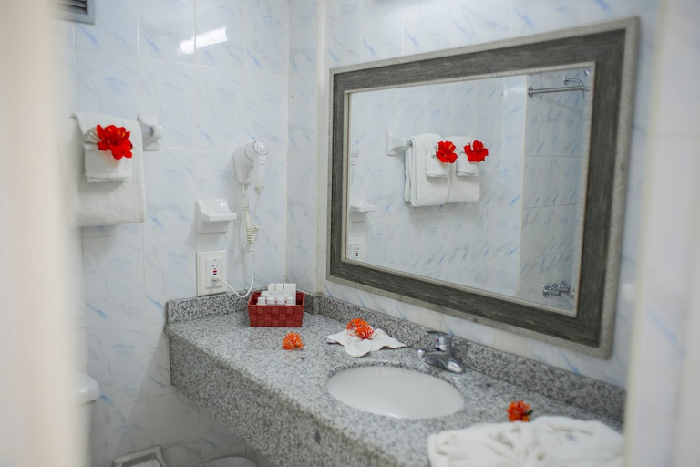 Bathroom 4, SeaGarden Beach Resort - All Inclusive