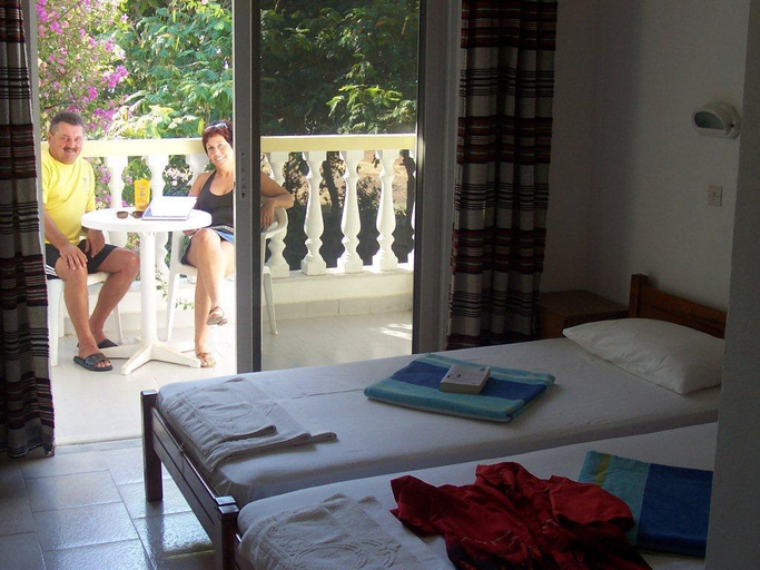 Bedroom 2, Helgas Paradise, South Aegean