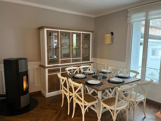 Dining Room 15