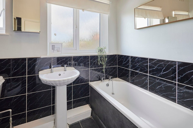 Bathroom, Host Stay Atlanta Cottage, North Yorkshire