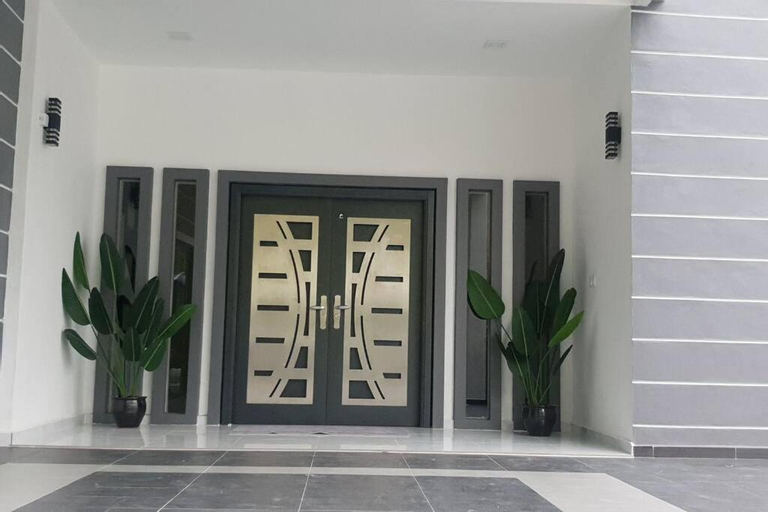 Exterior & Views 16