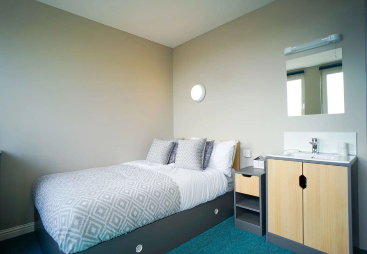 Bedroom 3, For Students Only - 8 Roxburgh Edinburgh, Edinburgh