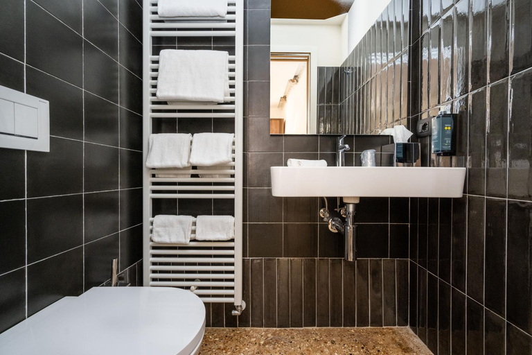 Bathroom 4, Palazzo Miracoli Apartments, Venezia