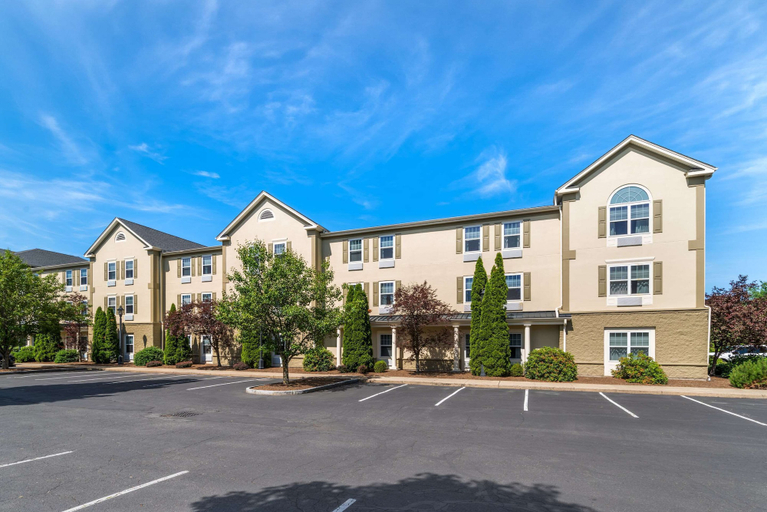 Exterior & Views 1, Comfort Inn & Suites Hadley - Amherst, Hampshire